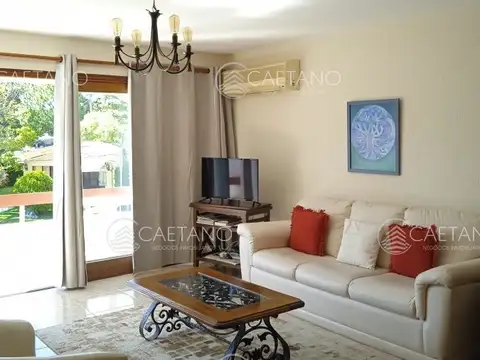 Departamento en Venta en Playa Mansa, USD 215.000