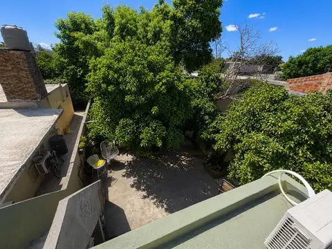 VENTA - Casa de dos dormitorios y patio con terraza en Rosario