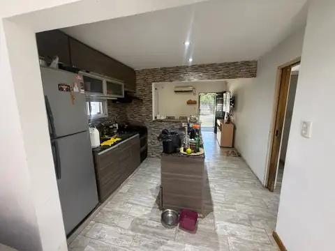 VENTA - Casa de dos dormitorios y patio con terraza en Rosario