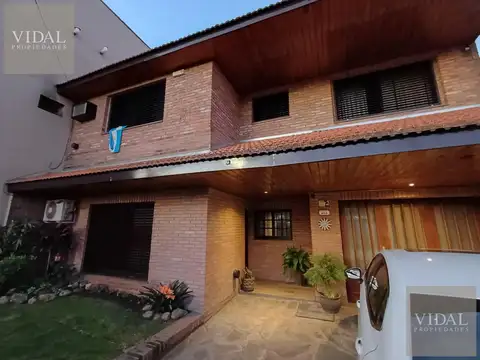 Casa venta Pacheco Sur luminoso con pileta