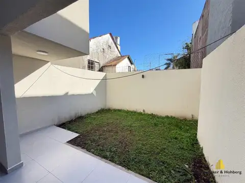 Depto Tipo Casa en Venta con 1 cocheras