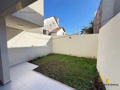 Depto Tipo Casa en Venta con 1 cocheras