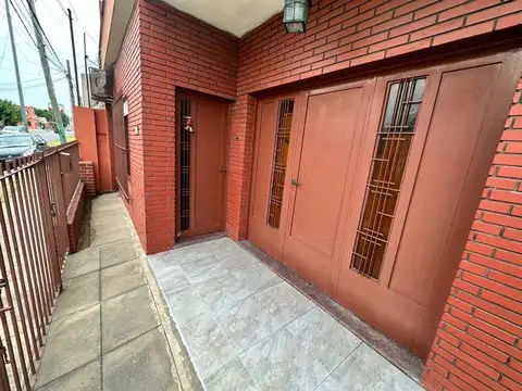 Casa 3 ambientes con 2 baños