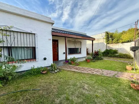 CASA 3 AMBIENTES EN VENTA EN CASTELAR NORTE
