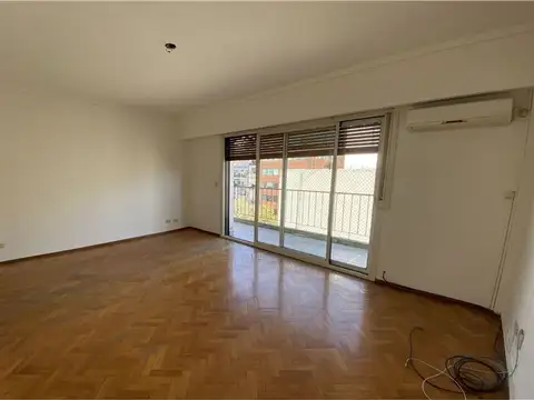 Alquiler semipiso 3 ambientes c/ dep. y cochera