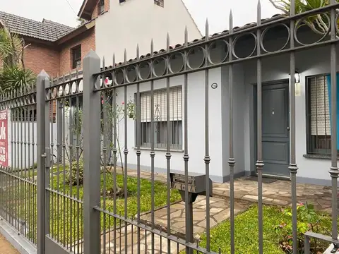 Casa 3 ambientes con 2 baños