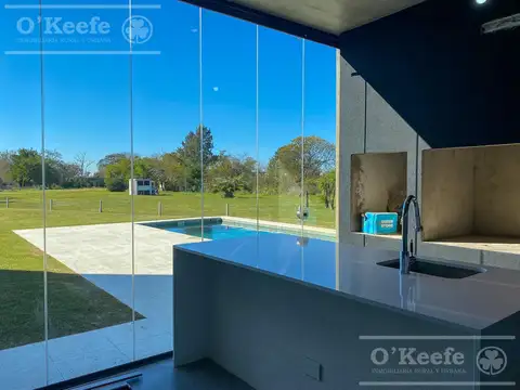 Casa en Venta con 4 cocheras