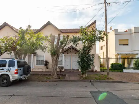 Depto Tipo Casa en Alquiler de 3 ambientes
