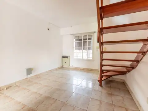 Depto Tipo Casa en Alquiler en Ramos Mejía, $ 1.000.000