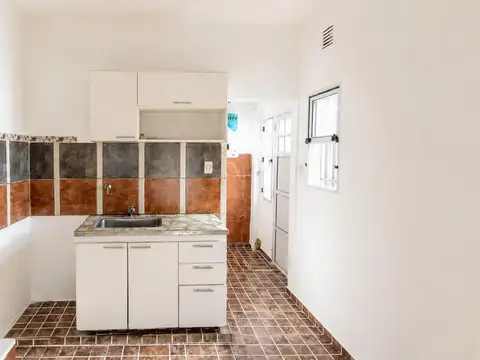 OPORTUNIDAD VENTA PH TIPO CASA INDEPENDIENTE 3 AMB C PATIO Y COCHERA ESCUCHA OFERTAS