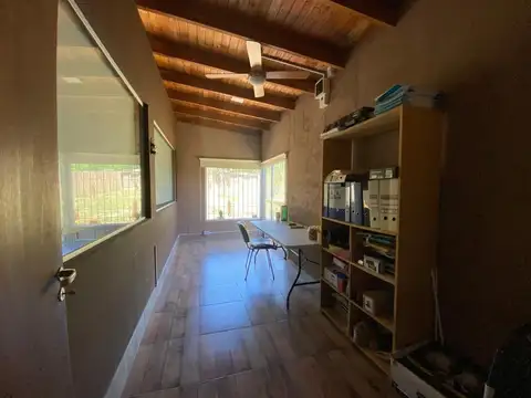Casa 11 ambientes con 3 baños