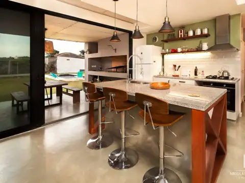 Cómoda Casa en Manantiales con vista al mar y amplio jardín