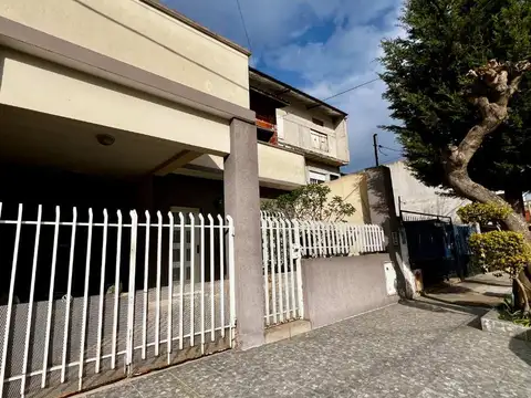 CASA 4 AMBIENTES VENTA EN VILLA CELINA + DEPTO 