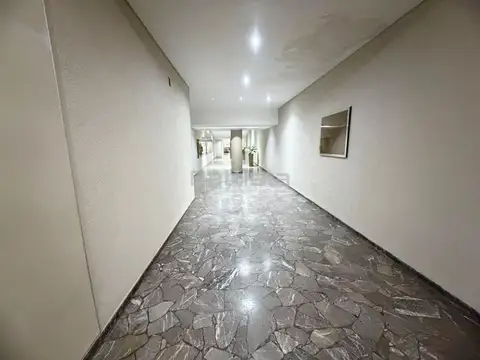 Escalada 100, Piso 8