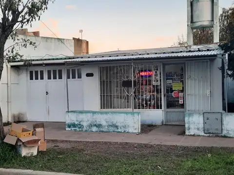 CASA CON LOCAL OPORTUNIDAD