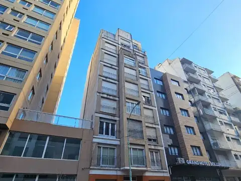 Monoambiente a la calle