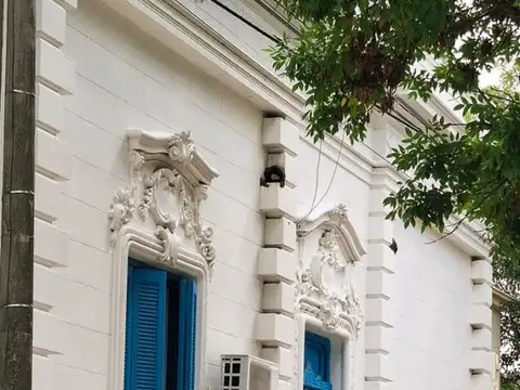 VENTA CASA ESTILO ANTIGUA - ZONA CENTRO 
