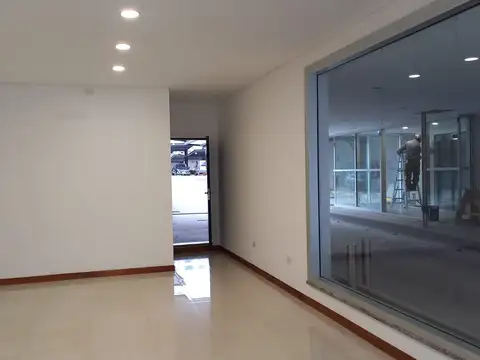 Local en Alquiler en Moron, $ 1.600.000