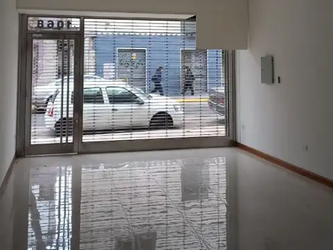 Local en Alquiler Via Pública