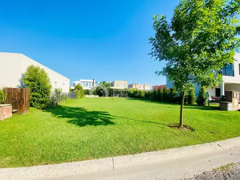 Terreno en Venta en Vila Marina, USD 120.000