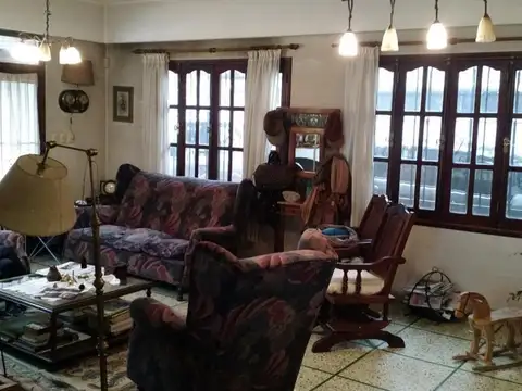 Casa 6 ambientes con 3 baños
