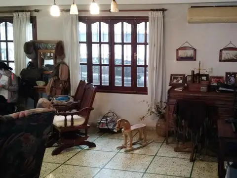 Casa en Venta con 5 cocheras