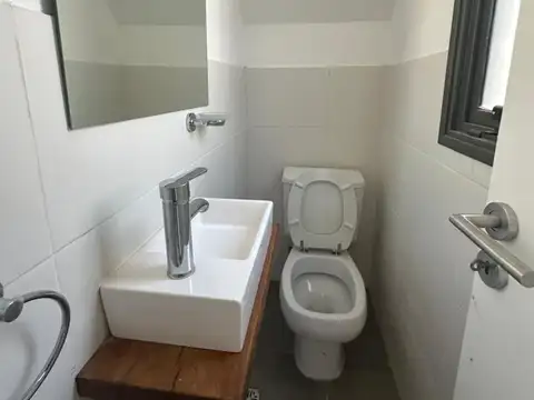 Departamento 6 ambientes con 2 baños