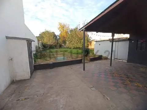 Lote en venta con construccion a refaccionar o demoler - CALLE 138 E/ 42 Y 43