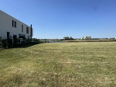 Puertos Del Lago, Barrio Amarras