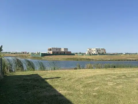 Lote en venta en Puertos Barrio Amarras