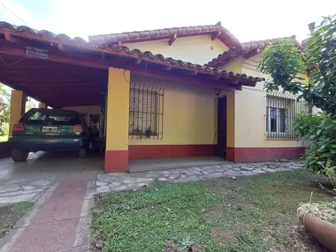 Casa en Venta con 2 cocheras