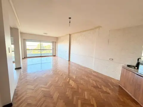 Departamento 7 ambientes con 2 baños
