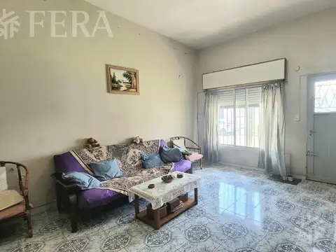 Venta PH 2 ambientes con patio en Morón