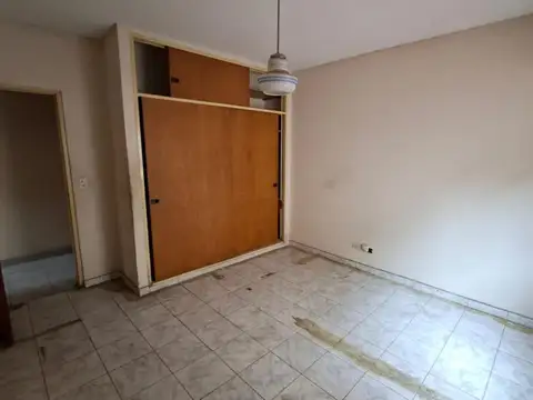 CASA 3 AMBIENTES C/GARAGE - FONDO - GALPON