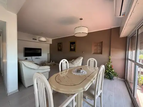 VENTA, AMPLIO 4 AMB. C/COCHERA,  LANUS