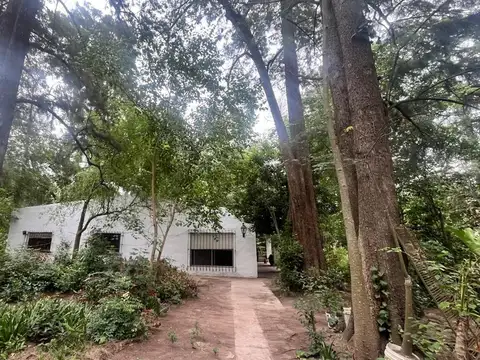 Oportunidad en Maschwitz – Gran Terreno Arbolado de 2.200 m² con casa a refaccionar