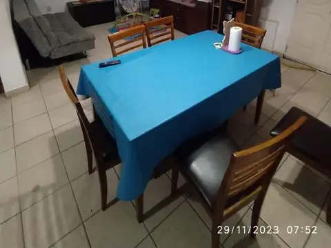 Casa 4 ambientes con 2 baños