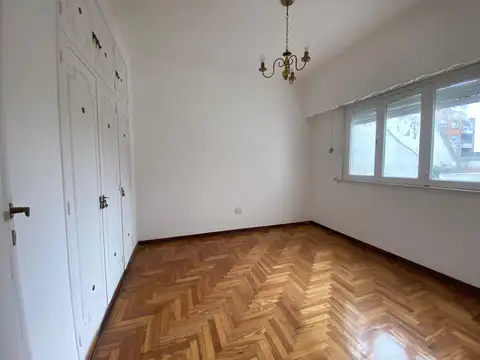 Departamento Piso 5 ambientes en Caballito