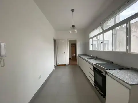 Departamento Piso 5 ambientes en Caballito