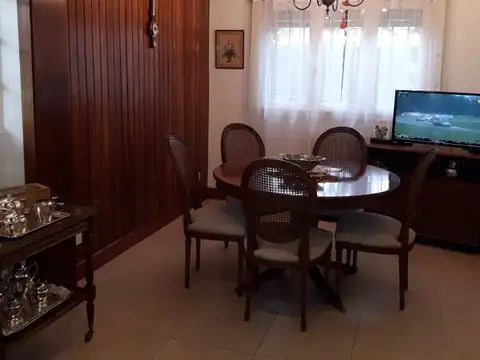 Casa 4 ambientes con 3 baños