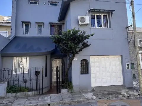 Chalet 7 Ambientes en Venta - Villa Sarmiento