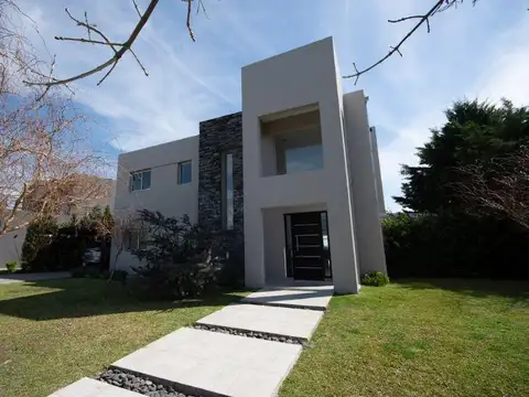 Casa en Alquiler en El Canton, USD 5.000