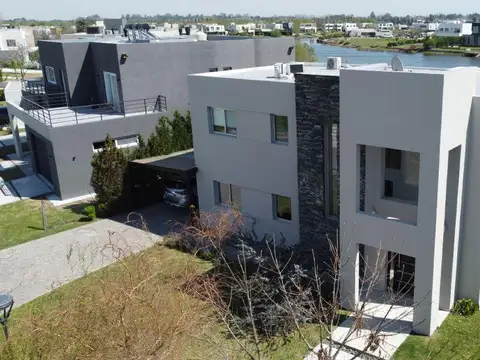 Casa en Alquiler de 4 dormitorios