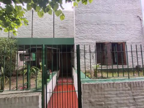 Oficina 4 ambientes con 1 baño