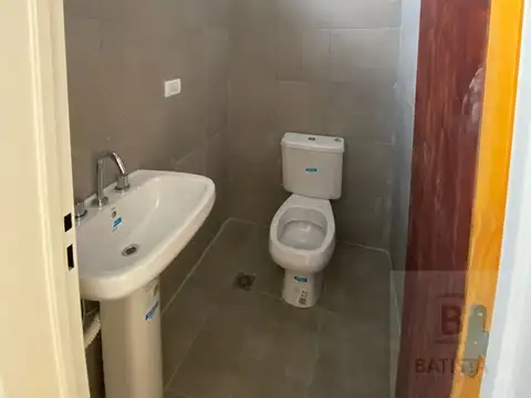 ¡ALQUILA! Locales sobre Colectora Ruta N°2 – A ESTRENAR