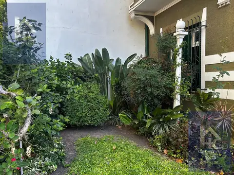 Casa en Venta con 5 cocheras