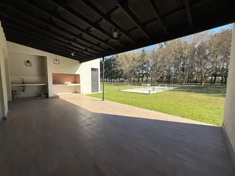 Casa en Venta con 2 cocheras