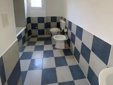 Casa 7 ambientes con 4 baños