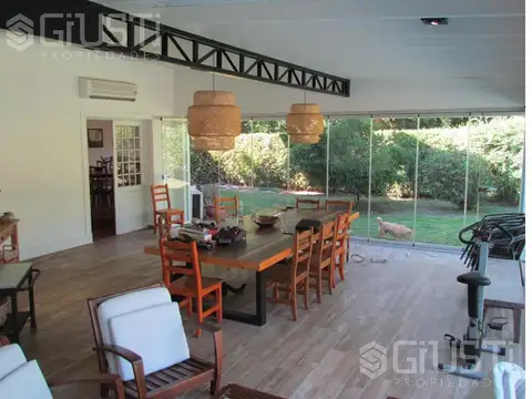 Casa en Venta en Barrio Parque Leloir, USD 550.000