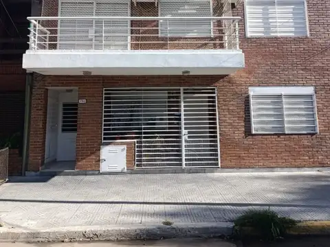 SANTOS LUGARES  3 AMBIENTES al frente con balcon   IMPECABLE PROXIMO AV LA PLATA Y R, PEÑA